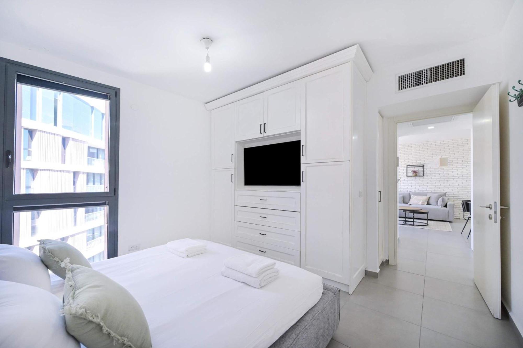 Chic & High Florentine 1br By Holyguest Apartment *